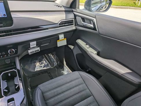 New 2026 Mitsubishi Outlander SE FWD image 17