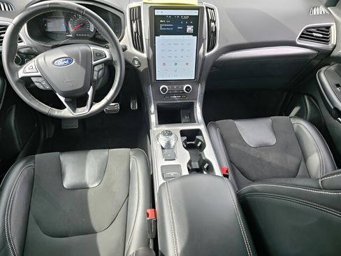 Used 2024 Ford Edge ST w/ Cold Weather Package image 8