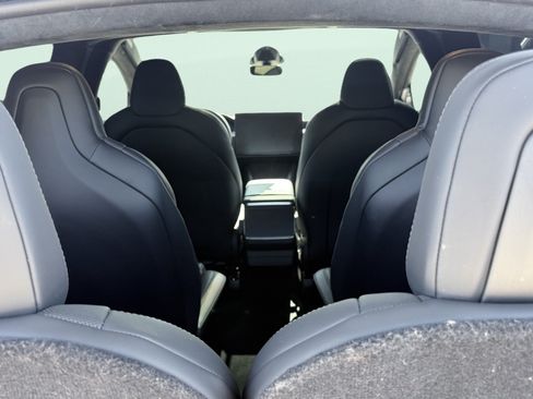 Used 2025 Tesla Model X Plaid AWD/4WD image 5