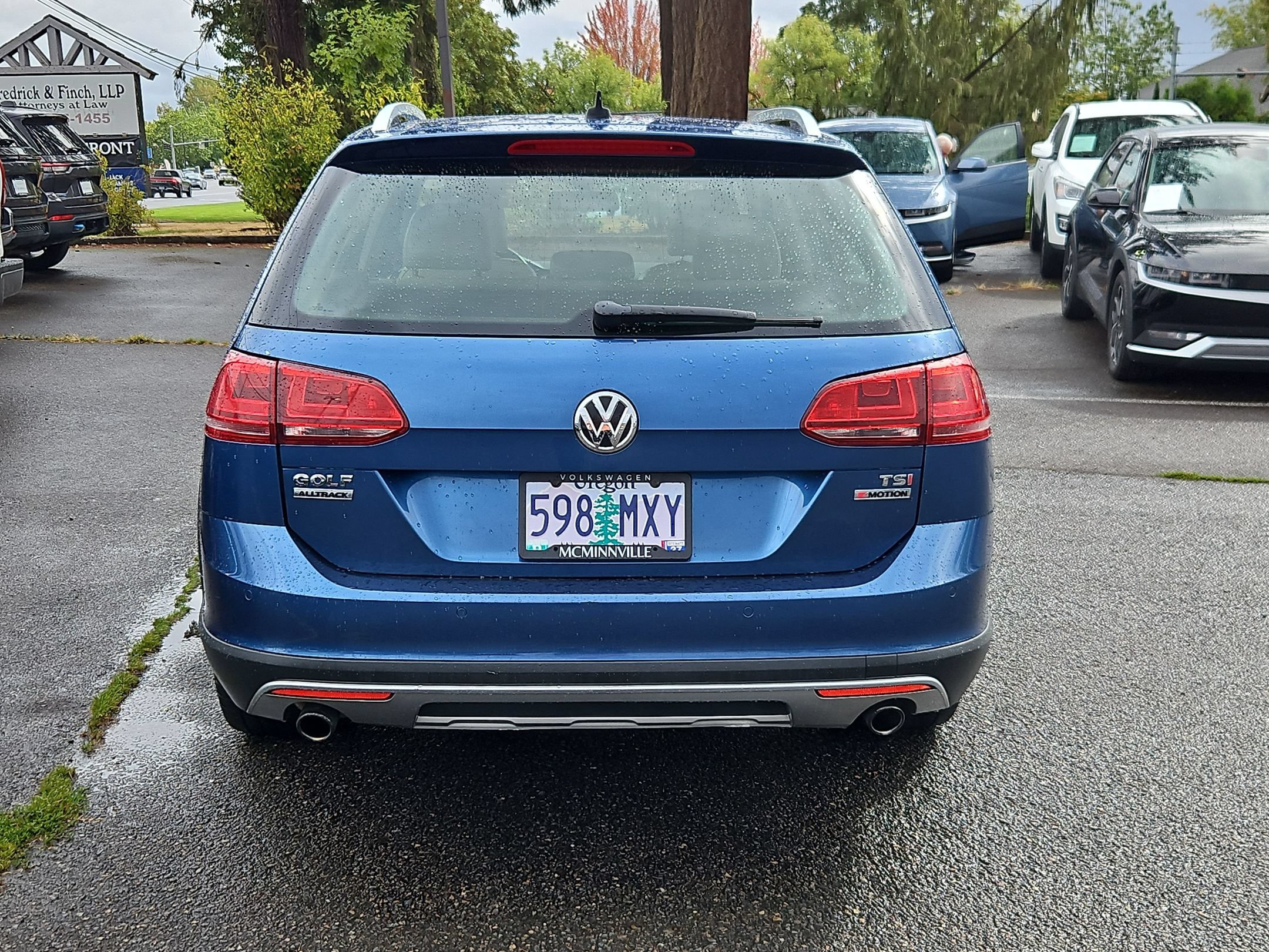 Used 2017 Volkswagen Golf Alltrack SE AWD/4WD image 4