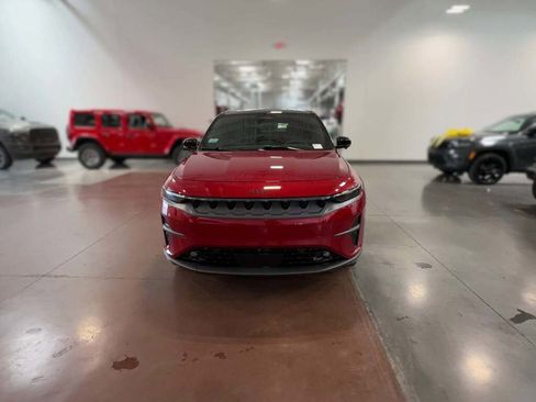 New 2025 Jeep Wagoneer S Limited image 2