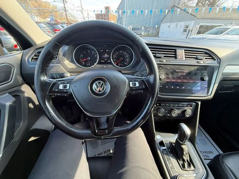 Used 2018 Volkswagen Tiguan SE AWD/4WD image 41