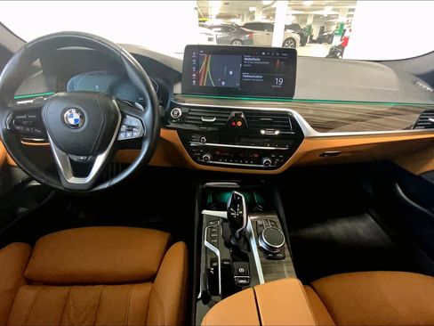 Certified 2023 BMW 530i xDrive w/ Premium Package image 15