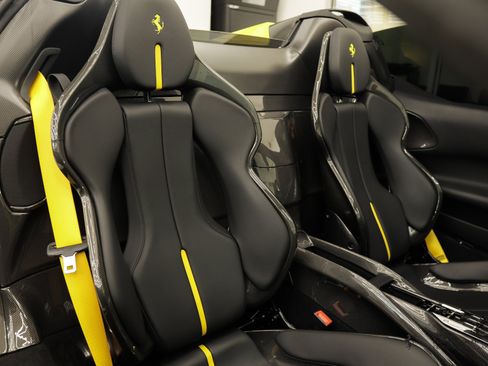 Used 2022 Ferrari SF90 Spider AWD/4WD image 13