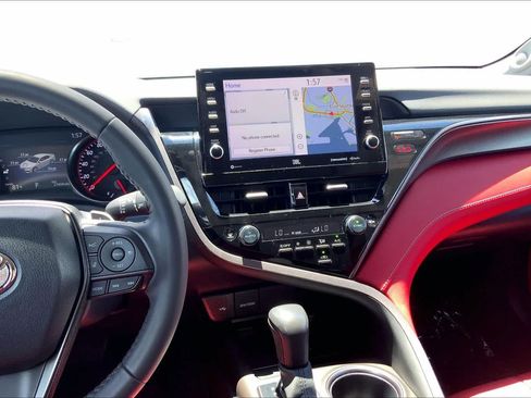 Used 2022 Toyota Camry XSE FWD image 15