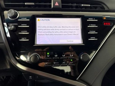 Used 2018 Toyota Camry LE FWD image 23