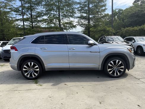 Used 2022 Volkswagen Atlas Cross Sport SEL Premium R-Line AWD/4WD image 26