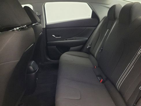Used 2024 Hyundai Elantra SEL FWD image 18