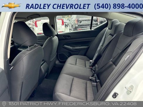 Used 2025 Nissan Altima 2.5 SV FWD image 12
