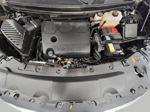 Used 2023 Chevrolet Traverse LT image 9