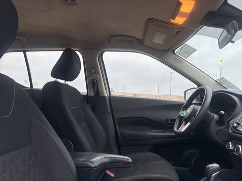 Certified 2021 Nissan Kicks S FWD image 28