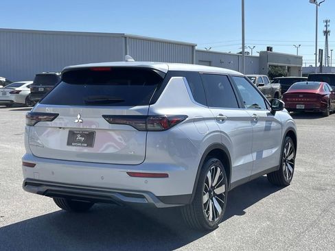 New 2026 Mitsubishi Outlander SE FWD image 4
