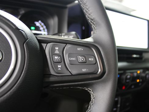 Used 2025 Jeep Wrangler Unlimited Sport S 4xe AWD/4WD image 11
