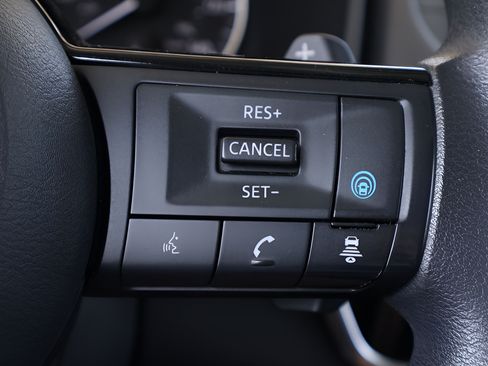 Used 2021 Nissan Rogue SV AWD/4WD image 12