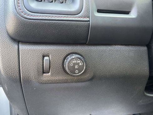 Used 2015 GMC Canyon SLE w/ All-Terrain Package image 21