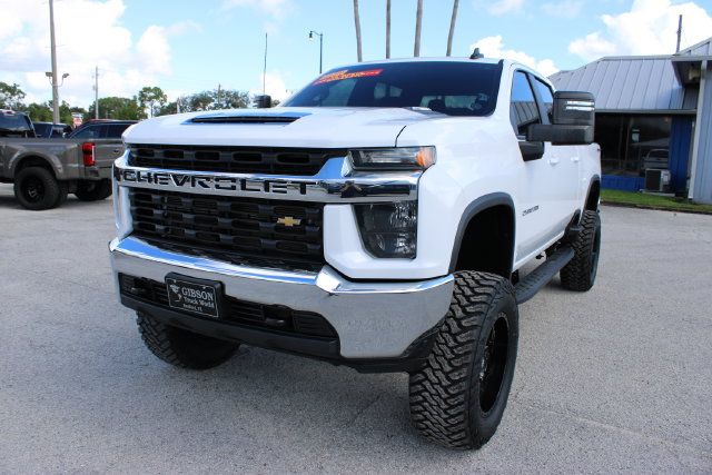 Used 2021 Chevrolet Silverado 2500 LT w/ Fleet Comfort Package AWD/4WD image 3