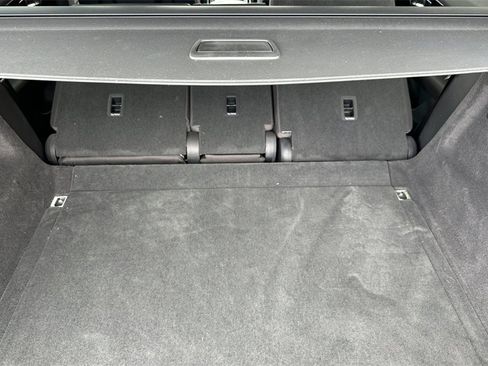 Used 2021 Audi Q8 Premium image 18