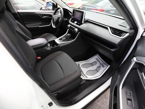 Used 2023 Toyota RAV4 XLE AWD/4WD image 12