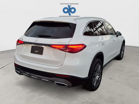 Used 2025 Mercedes-Benz GLC 300 4MATIC image 7
