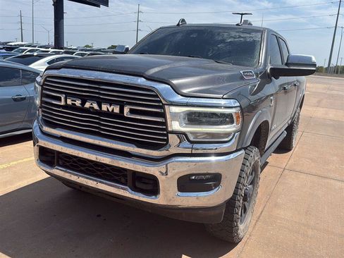 Used 2022 RAM 2500 Laramie AWD/4WD image 2