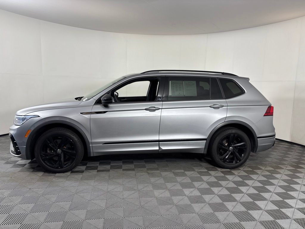 Used 2023 Volkswagen Tiguan SE R-Line AWD/4WD image 14