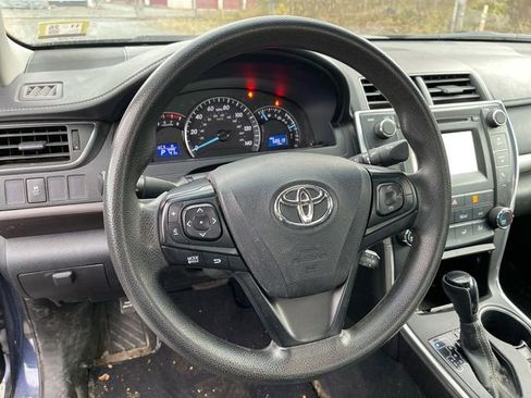 Used 2015 Toyota Camry LE image 5