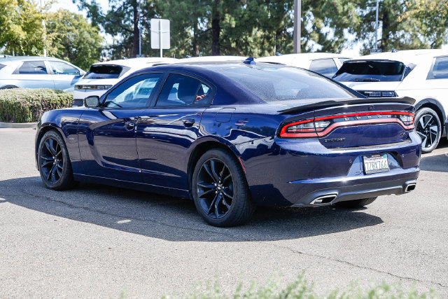 Used 2017 Dodge Charger R/T w/ Plus Group RWD image 2
