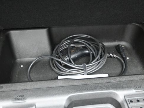 Used 2023 Jeep Wrangler Unlimited Sahara image 29