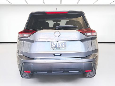 Used 2024 Nissan Rogue S image 5