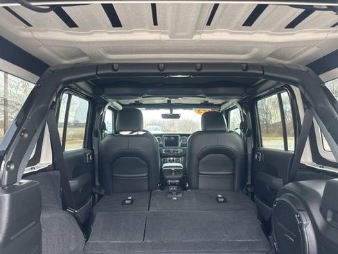 Used 2023 Jeep Wrangler Sahara image 60