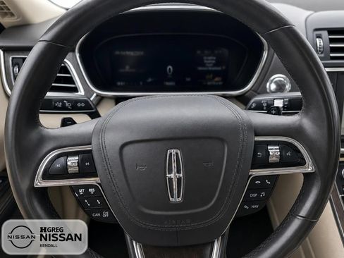 Used 2017 Lincoln Continental Reserve w/ Rear-seat Package AWD/4WD image 8