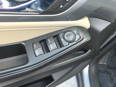 Used 2023 Chevrolet Traverse LS image 22