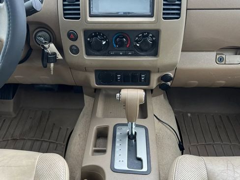 Used 2006 Nissan Frontier LE w/ (X01) Leather Pkg RWD image 11