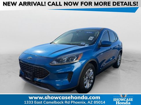 Used 2020 Ford Escape SE image 1