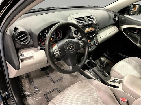 Used 2011 Toyota RAV4 Limited w/ Upgrade Value Pkg AWD/4WD image 17