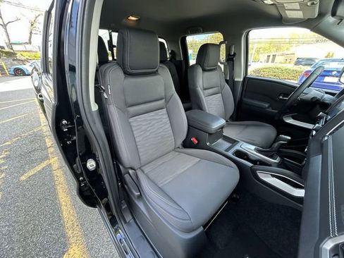 Used 2024 Nissan Frontier SV w/ SV Convenience Package AWD/4WD image 24