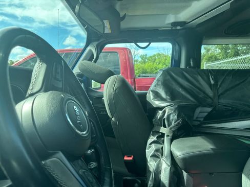 Used 2020 Jeep Wrangler Sport AWD/4WD image 32