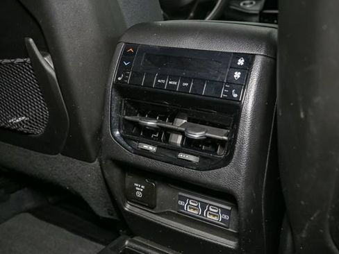 Used 2023 Jeep Grand Cherokee L Limited w/ Black Appearance Package AWD/4WD image 22
