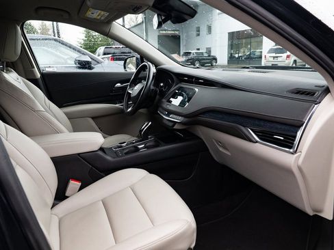 Used 2024 Cadillac XT4 Premium Luxury image 24