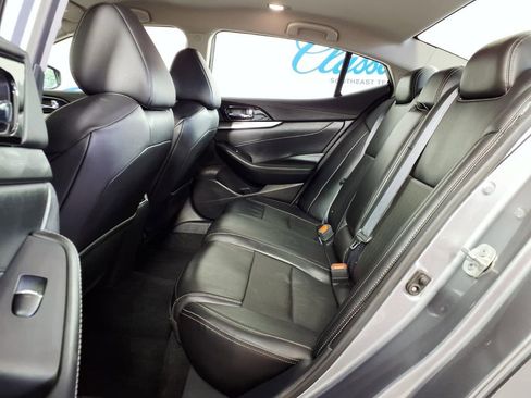 Used 2022 Nissan Maxima SV w/ Floor Mat Group FWD image 8