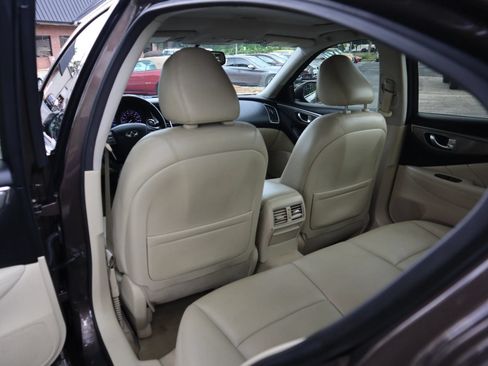 Used 2016 INFINITI Q50 3.0t Premium RWD image 12