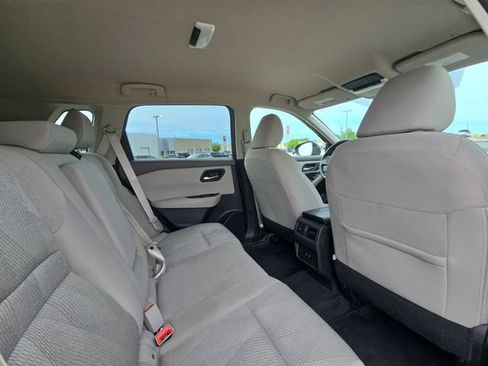 Used 2025 Nissan Rogue SV FWD image 27