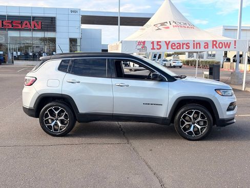 Used 2025 Jeep Compass Limited AWD/4WD image 7