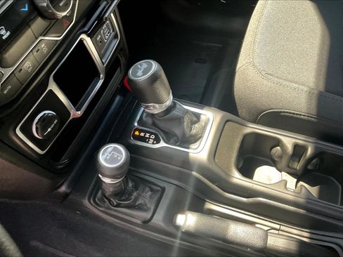 Used 2023 Jeep Wrangler Unlimited Sport AWD/4WD image 18