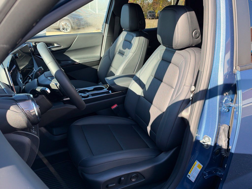 New 2027 Chevrolet Equinox LT w/ Convenience Package II AWD/4WD image 13