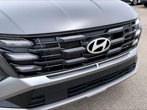 Certified 2025 Hyundai Tucson SE FWD image 30