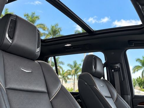 Used 2023 Cadillac Escalade ESV Premium Luxury w/ LPO, Floor Liner Package RWD image 8