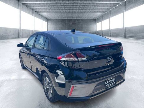 Used 2022 Hyundai Ioniq SE FWD image 4