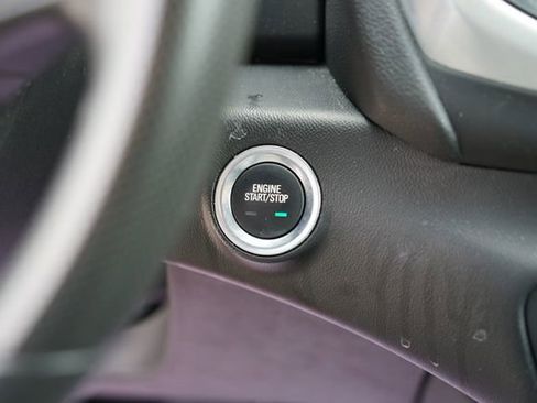Used 2024 GMC Terrain SLE w/ Driver Convenience Package FWD image 19