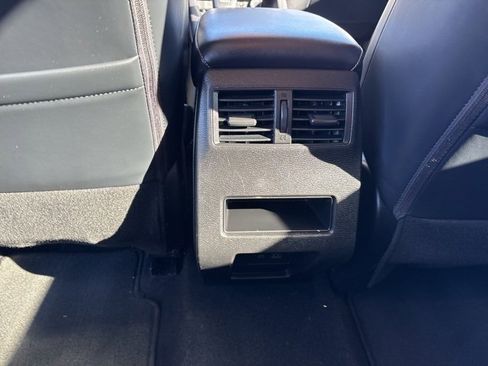 Used 2024 Mitsubishi Outlander SE Black Edition image 25